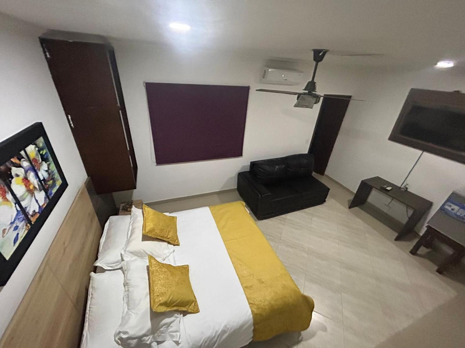 Hotel La Casa 1 Монтерія Екстер'єр фото