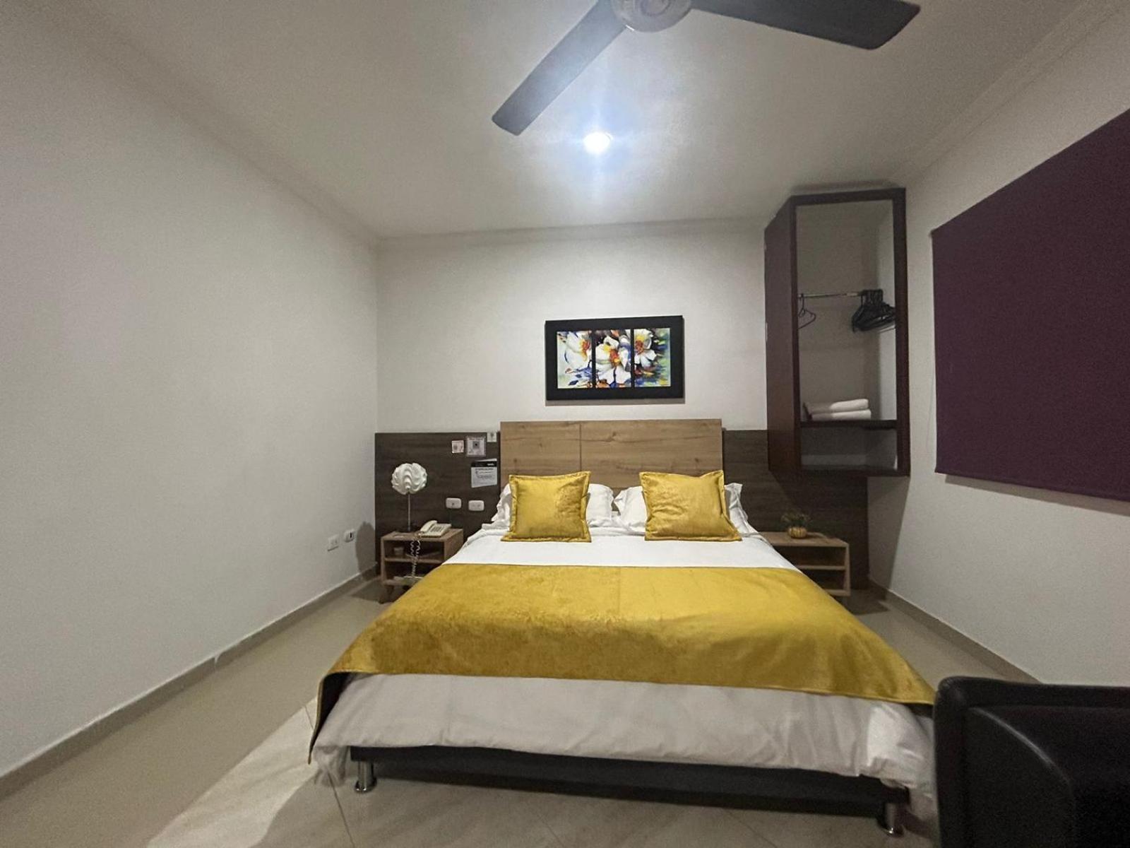 Hotel La Casa 1 Монтерія Екстер'єр фото